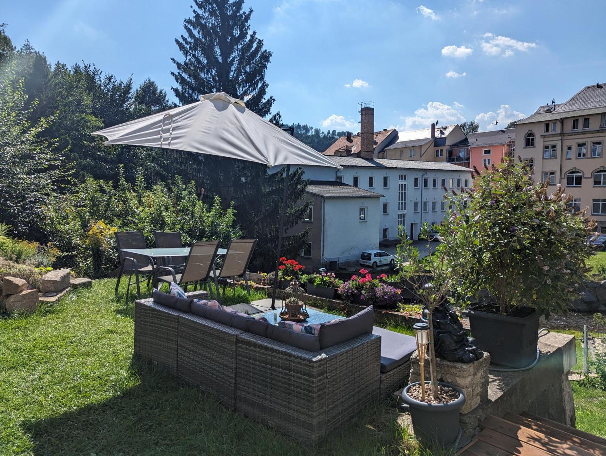 Famzi - Urlaubsmagie - Familienwohnung Mit Gemeinschaftsgarten, -Sauna & -Pool Sebnitz Εξωτερικό φωτογραφία